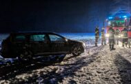 Zwei Fahrzeugbergungen nach Schneefall